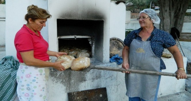 Mudanyalı kadınlardan organik köy ekmeği