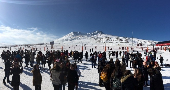 Erciyes’i hafta sonu 100 bin kişi ziyaret etti
