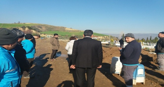 Alaşehir’de mezarlıklara yenileme çalışması