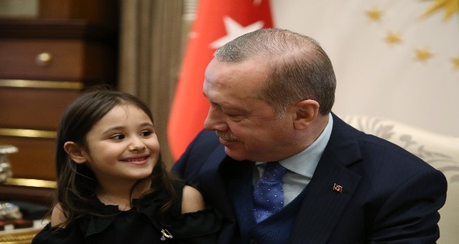 Cumhurbaşkanı Erdoğan, küçük Irmak’ın gözyaşlarına kayıtsız kalmadı