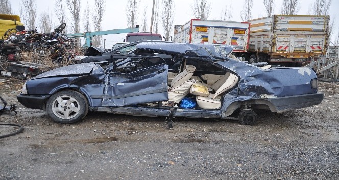 Konya’da kamyon ile otomobil çarpıştı: 1 ölü