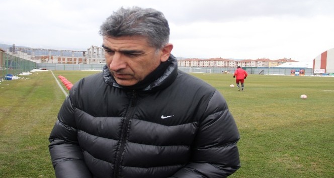 Boluspor Teknik Direktörü Karafırtınalar’dan transfer açıklaması