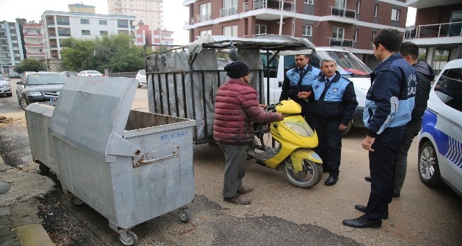 Erdemli Belediyesi zabıtasından kağıt toplayıcılarına operasyon