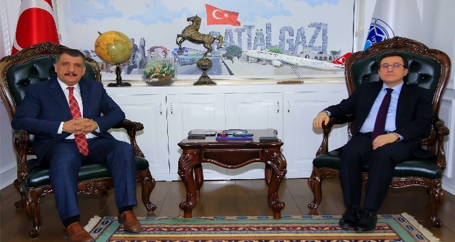 Başkan Gürkan’dan Rektör Kızılay’a övgü