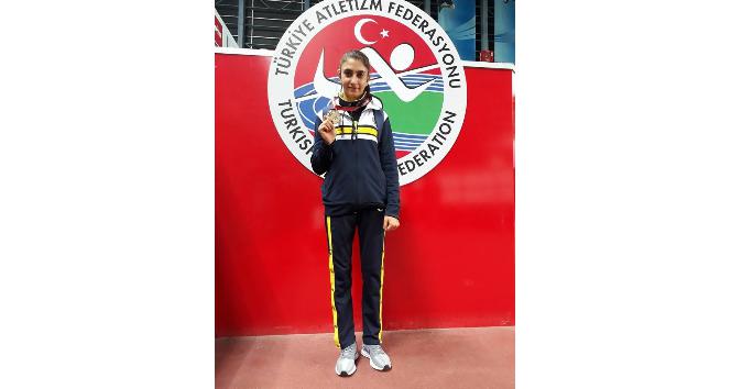 Vanlı Zeynep Türkiye birincisi oldu