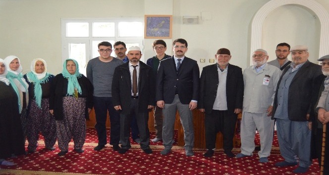 Sumbas’ta umreye gidenler uğurlandı