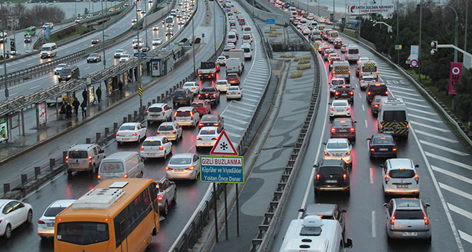 İstanbul’da trafik yoğunluğu yüzde 80’lere çıktı