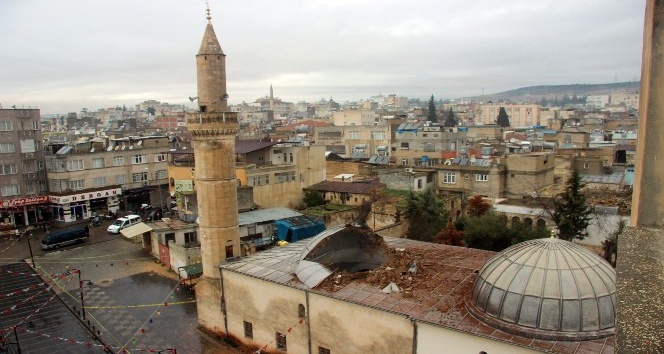 Roket isabet eden cami havadan görüntülendi