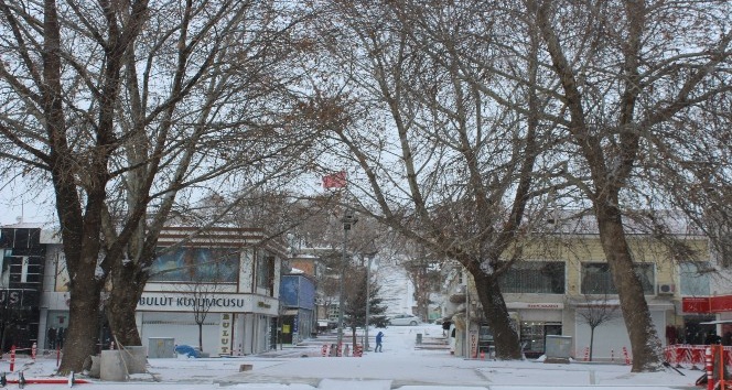 Şiddetli tipi Kırşehir’de 76 köy bağlantısını kesti
