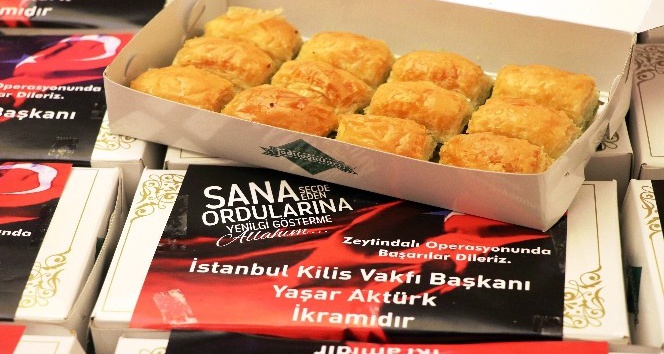 Mehmetçiğe baklavalı moral