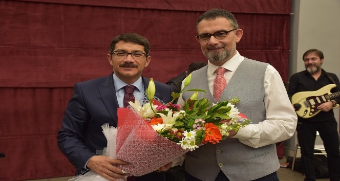 Şehzadeler’de İbrahim Sadri ile şiir gecesi