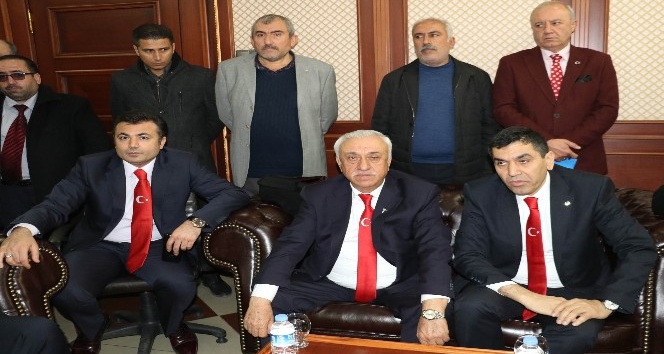 TOBB ve STK’lardan ‘Türk bayraklı’ kravat ile mesaj