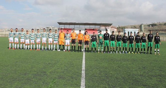 Siirtli amatör lig maçına çıkan futbolcular Afrin’deki askerler için dua etti