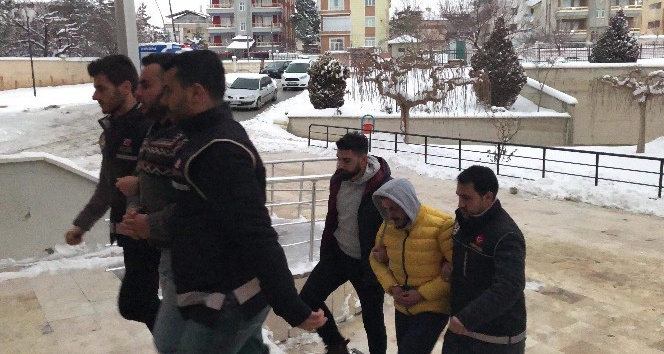 Karaman’da uyuşturucu operasyonuna 2 tutuklama