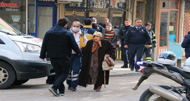Genelkurmay Başkanı Hulisi Akar’ın ziyaret ettiği valilik yakınına roket düştü