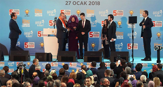 Cumhurbaşkanı Recep Tayyip Erdoğan’a, 'Reis bizi Afrin’e götür' tezahüratı