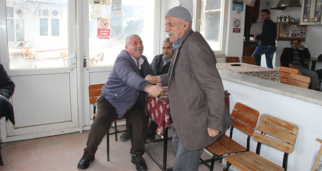 Balıkesir’in tikli köyü! Görenler kendilerini gülmekten alamıyor