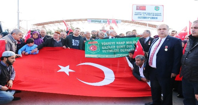 Şehit ailelerinden Zeytin Dalı Harekatına destek