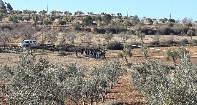 Kilis’te zeytin bahçesine roket düştü