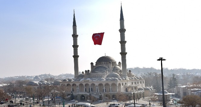 Konya’daki bütün camilerde Türk Bayrağı dalgalanacak