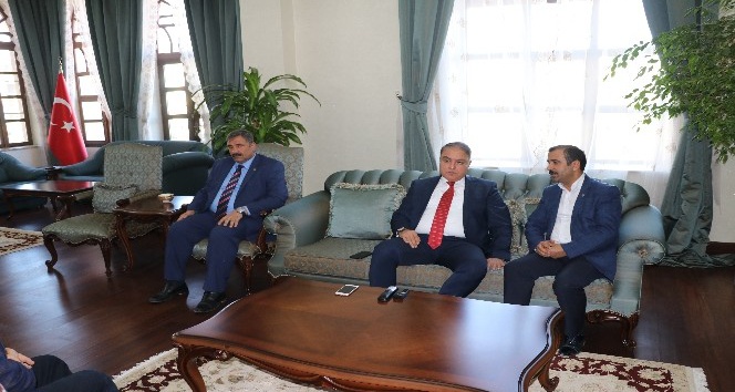 Sağlık-Sen Genel Başkanı Memiş, Vali Tekinarslan’ı ziyaret etti