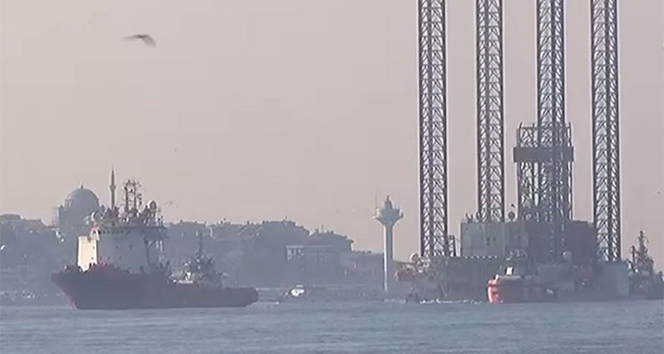 Dev petrol platformu İstanbul Boğazı’ndan geçiyor