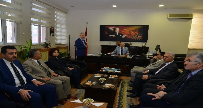 Vali Necati Şentürk, Defterdarlığı ziyaret ederek incelemelerde bulundu