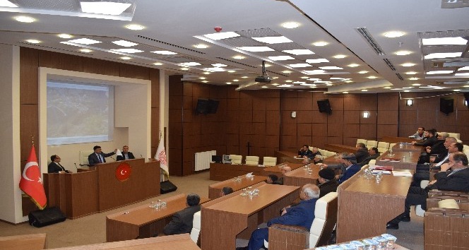 Çiçekdağı İlçesinde muhtarlara içme suyu bilgilendirmesi yapıldı