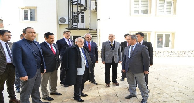 Vali Şentürk,  Milli Eğitim Müdürlüğü’nü ziyaret etti