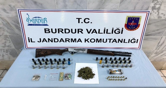 Burdur’da uyuşturucu ve tarihi eser operasyonu