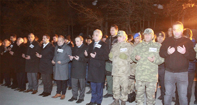 Hakkari’de şehit askerler için tören düzenlendi