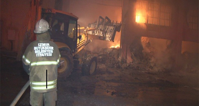 Kağıt ve ambalaj deposunda patlama: 4 işçi yaralandı