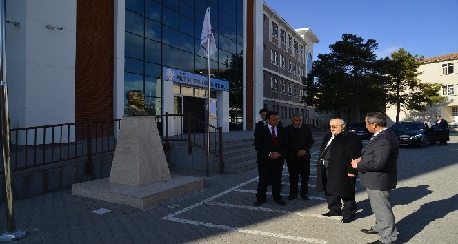 Okullarda Vali Necati Şentürk okulları denetledi