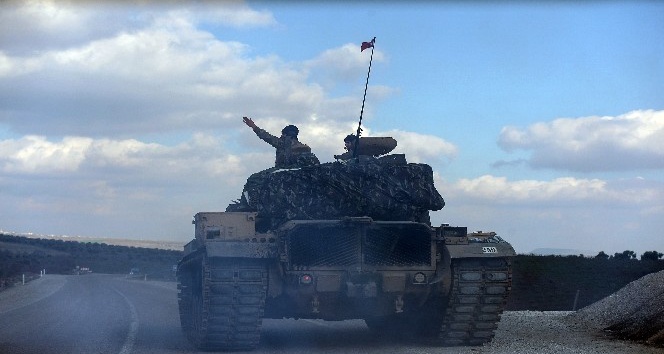 Türk tankları ilerlemeye devam ediyor