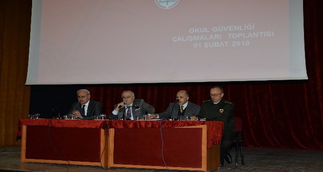 Vali Necati Şentürk: "Okul çevrelerinde uyuşturucu satılmasına asla müsade etmeyeceğiz"