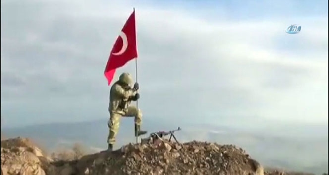 Darmık Dağı&#039;na Türk bayrağı dikildi