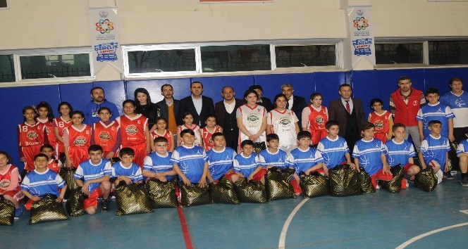 Şırnak’taki çocukların yüzü spor ile gülüyor