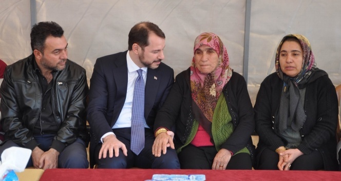 Cumhurbaşkanı Erdoğan şehit eşi ile görüştü
