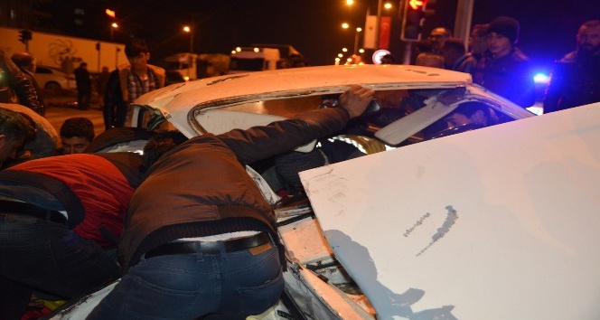 Sungurlu’da iki otomobil çarpıştı: 2’si ağır 3 yaralı