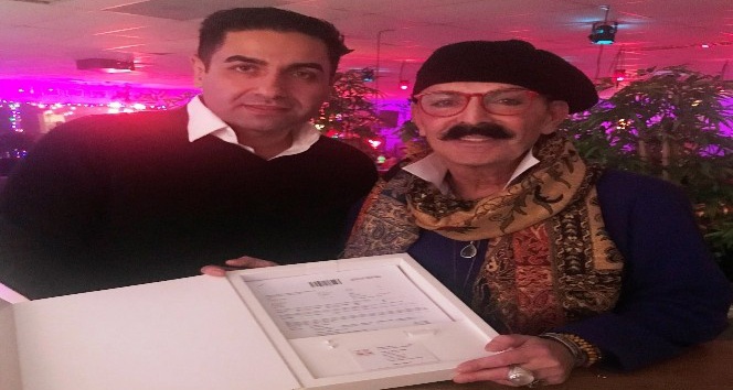 Ünlü modacı Cemil İpekçi vücudunu sigortalattı