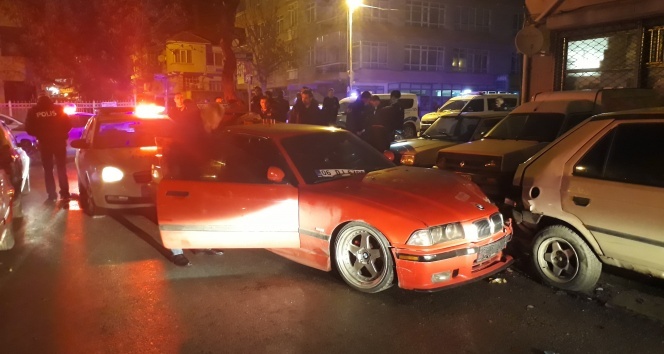 Ankara&#039;da polis-şüpheli kovalamacası kazayla bitti