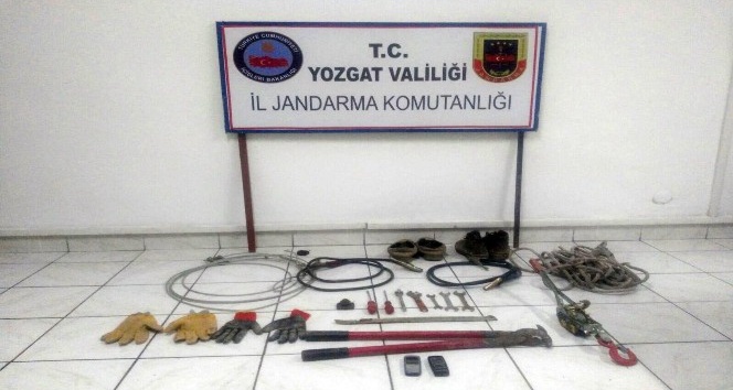 Yozgat’ta kablo hırsızlığı yapan 2 kişi tutuklandı