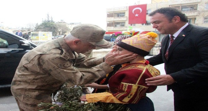 Jandarma Genel Komutanı Orgeneral Çetin, zeytin dalları ile karşılandı