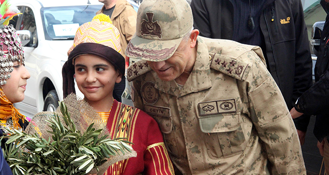 Jandarma Genel Komutanı Orgeneral Çetin, zeytin dalları ile karşılandı