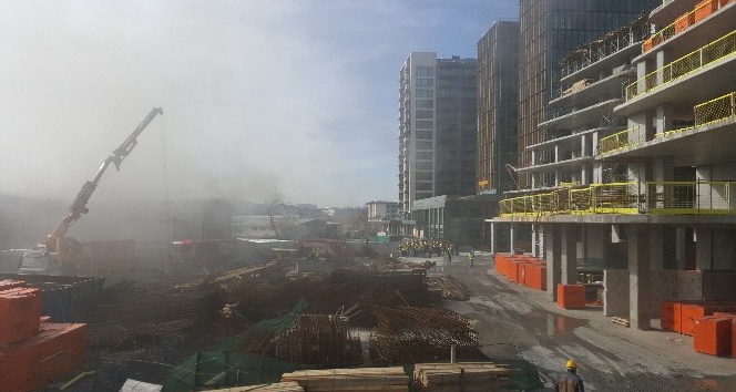 Ataköy’de inşaat işçilerin şantiyesinde yangın çıktı