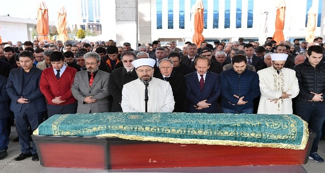 Diyanet İşleri Başkanı Erbaş, İzzet Tosun’un cenaze namazını kıldırdı