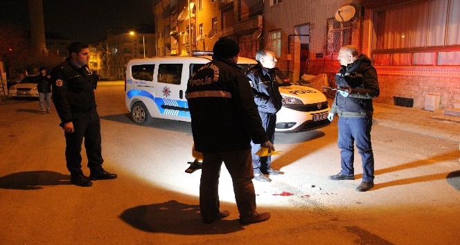 Karaman’da bir kişi, yol ortasında kanlar içinde yaralı olarak bulundu