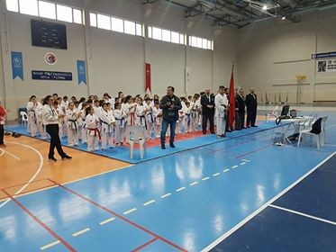 Çanakkale’de okullar arası Karate İl Şampiyonası ve Anadolu Yıldızları Ligi seçmeleri