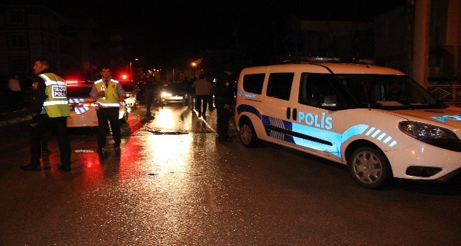 Karaman’da dur ihtarına uymayan kamyonet polisleri peşine taktı