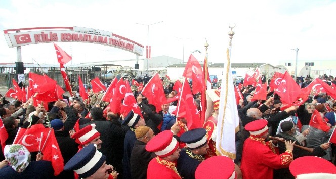 800 muhtar Mehmetçiğe destek için sınırda